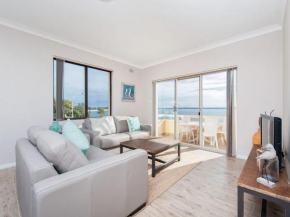 Bay Village Unit 6 47 Shoal Bay Road